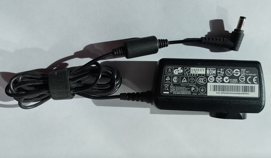     Acer one HAPPY D255 NAV50 1830T W500 ADP-40TH A IU40-11190-011S V5-122P 19V-2,15A